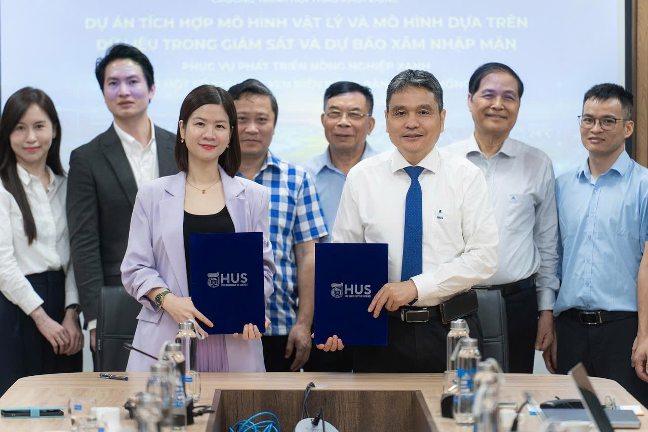 Trường Đại học Khoa học Tự nhiên - Đại học Quốc gia Hà Nội và Quỹ VinFuture hợp tác triển khai Dự án “Tích hợp mô hình vật lý và mô hình dựa trên dữ liệu trong giám sát và dự báo xâm nhập mặn phục vụ phát triển nông nghiệp xanh tại một số khu vực ven biển Đồng bằng sông Hồng”
