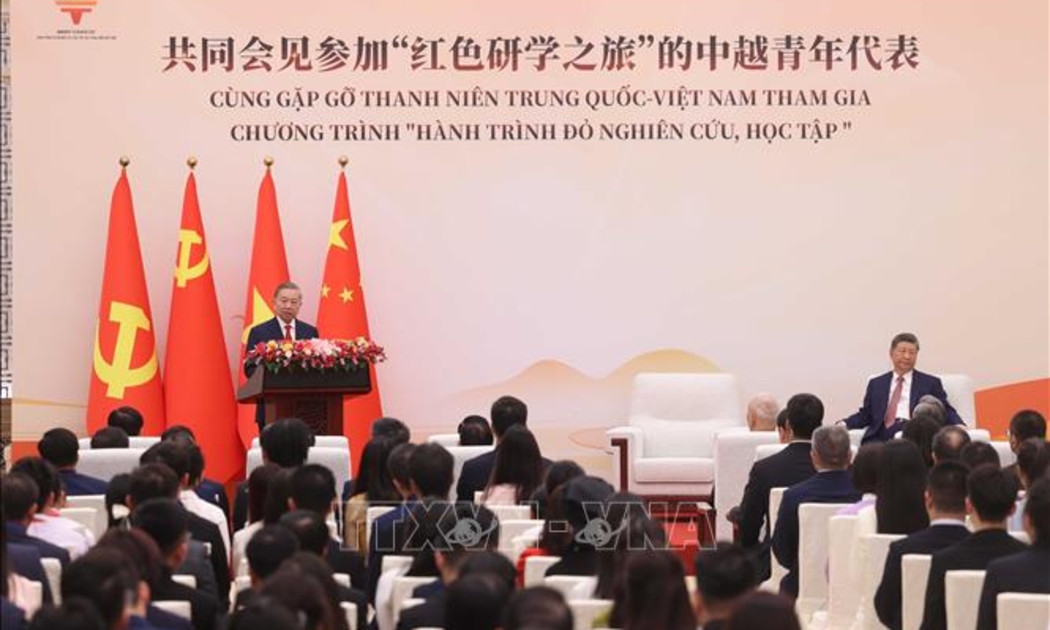 Tổng Bí thư, Chủ tịch nước Tô Lâm phát biểu tại buổi gặp gỡ thanh niên hai nước tham gia chương trình “Hành trình Đỏ nghiên cứu, học tập”. Ảnh: TTXVN