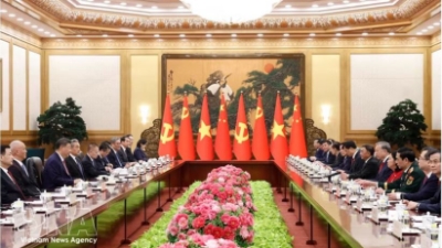 General Secretary and President of Vietnam holds talks with Chinese counterpart