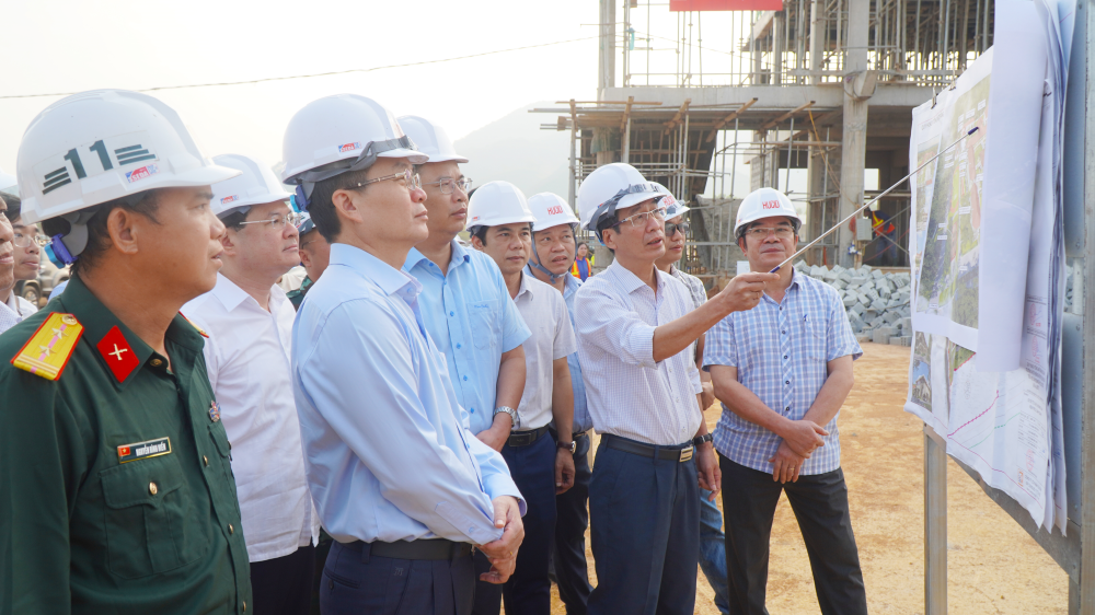 Chủ đầu tư báo cáo tiến độ xây dựng Trường phổ thông nội trú liên cấp tại xã A Lưới 3