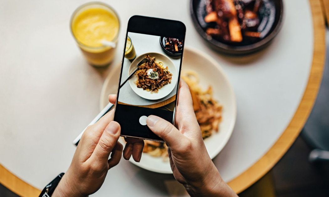 Ảnh hưởng của mạng xã hội đến các xu hướng F&B