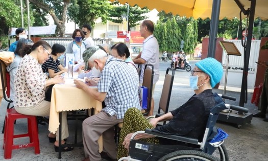 Chương trình khám sức khỏe, sàng lọc lần này là quy mô lớn nhất từ trước tới nay của TP.Hồ Chí Minh trong lĩnh vực y tế dự phòng và CSSK. Ảnh: Nam Thương