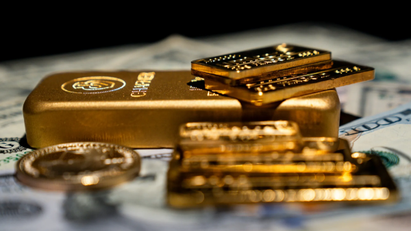 Giá vàng giằng co mốc 4.800 USD/oz, SPDR Gold Trust tiếp tục mua ròng