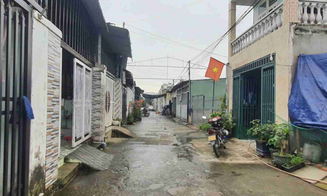 Khu đất và nhà liền kề xây trên đất người khác. Ảnh: Cổng thông tin điện tử Bộ Công an.