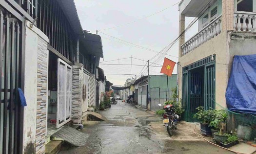 Khu đất và nhà liền kề xây trên đất người khác. Ảnh: Cổng thông tin điện tử Bộ Công an.
