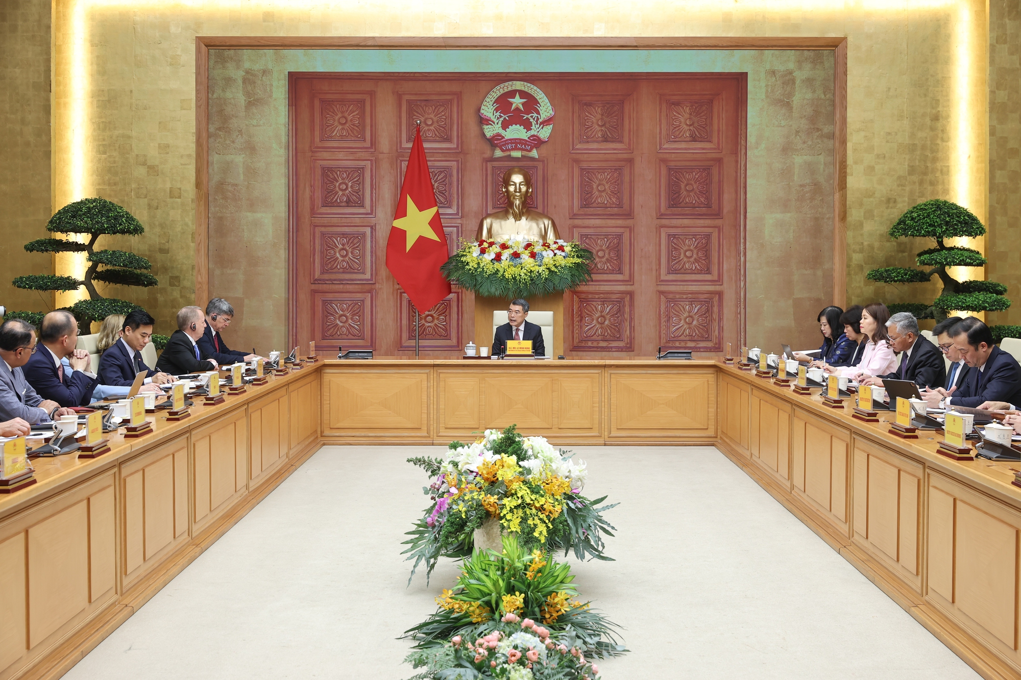 Thủ tướng Lê Minh Hưng làm việc với Đoàn doanh nghiệp cấp cao Hội đồng Kinh doanh Hoa Kỳ - ASEAN (USABC). Ảnh: VGP.
