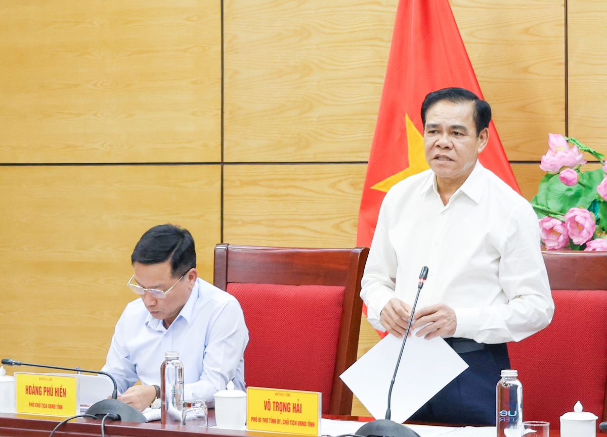 Chủ tịch UBND tỉnh Nghệ An Võ Trọng Hải phát biểu tại cuộc họp về tình hình triển khai Dự án đầu tư xây dựng đường bộ cao tốc Vinh – Thanh Thủy