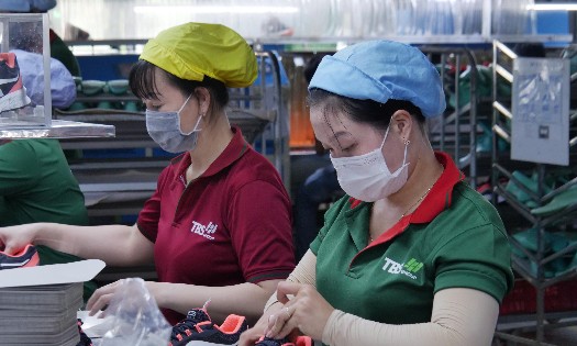 Sản xuất tại Việt Nam được thực hiện nghiêm ngặt theo số lượng, tiêu chuẩn kỹ thuật và các yêu cầu về sở hữu trí tuệ đã thỏa thuận. Ảnh minh họa.