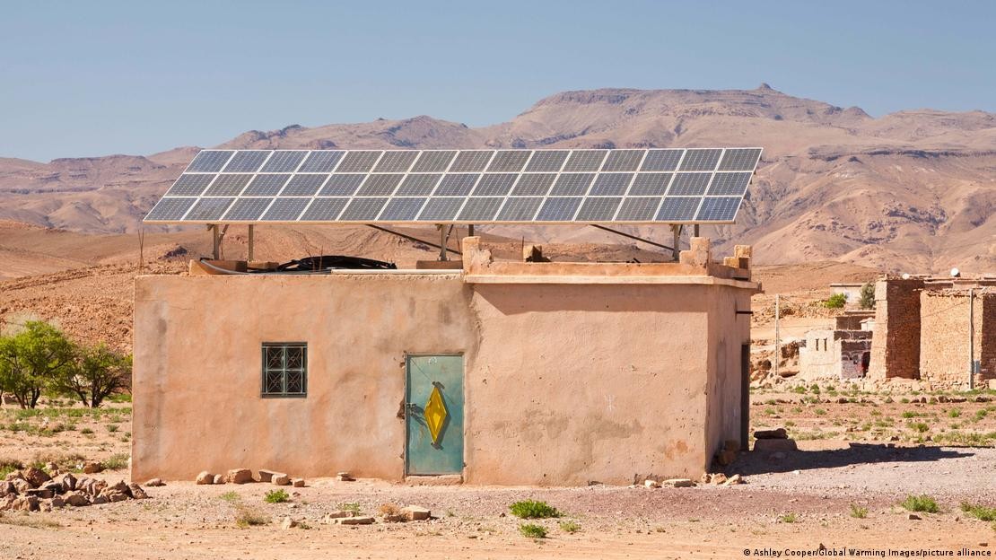 Khi tổ hợp điện mặt trời Noor dần thành hình vào năm 2016, công trình này mang theo kỳ vọng về một quá trình chuyển đổi năng lượng nhanh chóng. Ảnh: FADEL SENNA/AFP/Getty Images