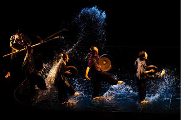 Chum Show – chương trình biểu diễn nghệ thuật tại Nhà hát Đó, góp phần làm phong phú trải nghiệm văn hóa cho du khách khi đến Nha Trang.