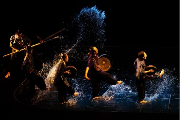 Chum Show – chương trình biểu diễn nghệ thuật tại Nhà hát Đó, góp phần làm phong phú trải nghiệm văn hóa cho du khách khi đến Nha Trang.