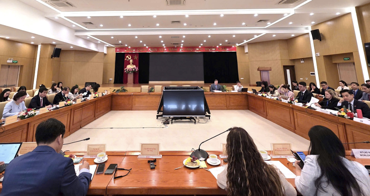 Hai bên đã trao đổi về tăng cường hợp tác trong các lĩnh vực giao thông và xây dựng