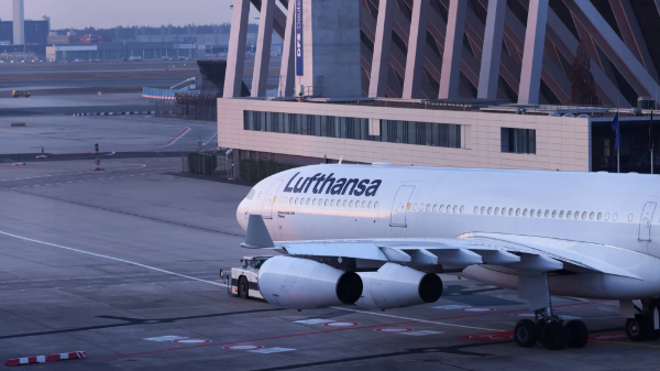 IEA: Châu Âu có thể hết xăng máy bay trong 6 tuần tới