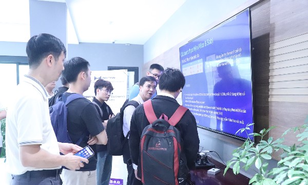 Lần đầu tiên tại Việt Nam trình diễn trực tiếp hệ thống phân phối khóa lượng tử sử dụng giao thức BB84 trên hệ thực nghiệm.
