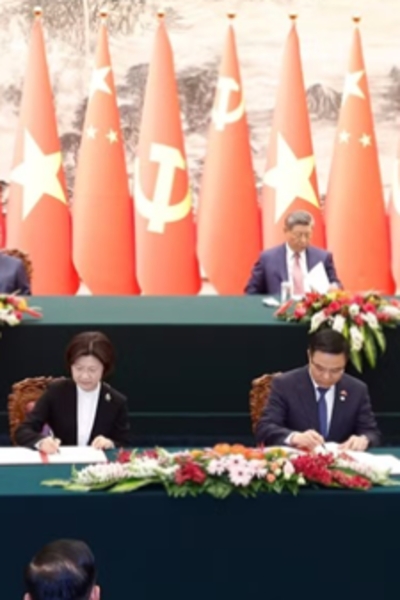 Vietnam, China sign deals on supply chain and cross-border economic cooperation