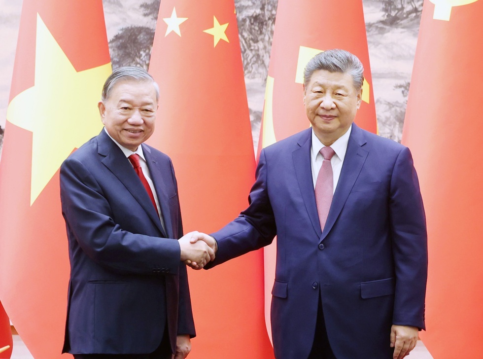 Tổng Bí thư, Chủ tịch nước Tô Lâm và Tổng Bí thư, Chủ tịch nước Tập Cận Bình tại cuộc chứng kiến Lễ ký các văn kiện hợp tác giữa hai nước. Ảnh: TTXVN