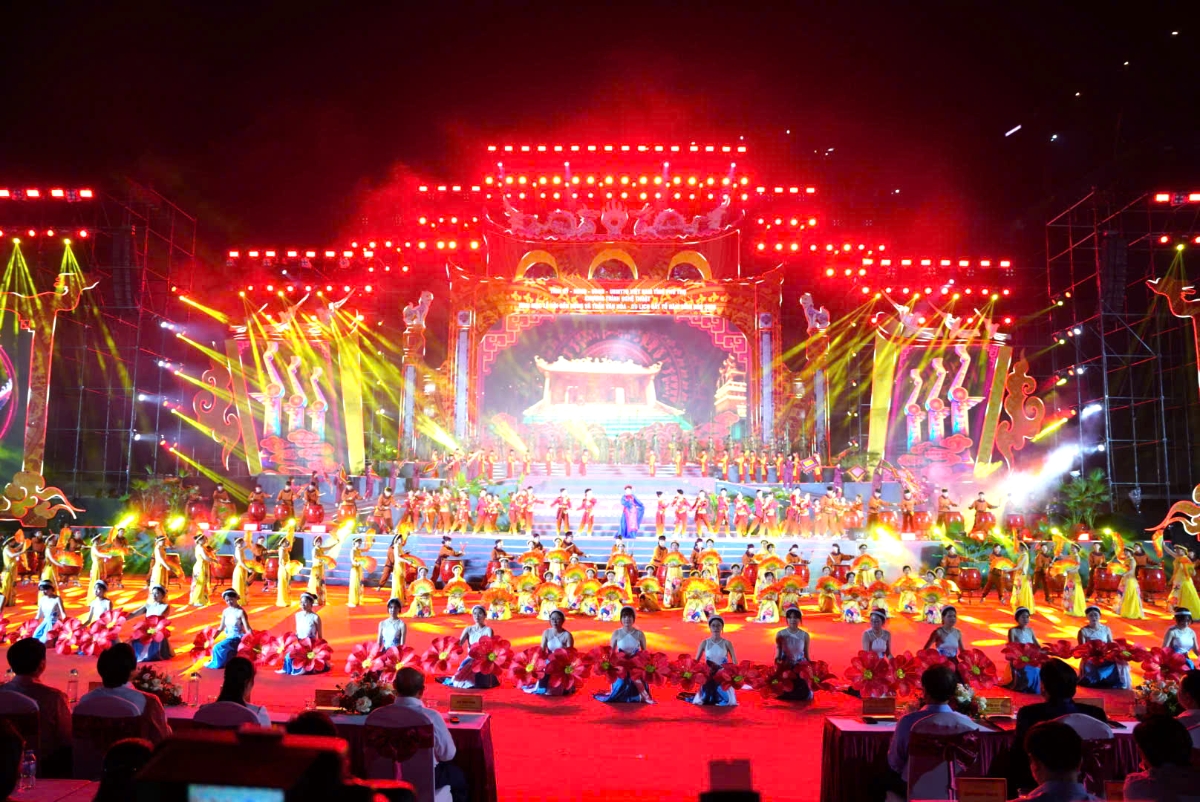 Chương trình nghệ thuật Linh thiêng nguồn cội.