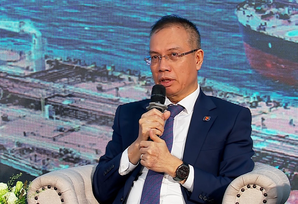 Nguyễn Xuân Hùng, Phó Tổng Giám đốc Petrolimex chia sẻ tại tọa đàm. Ảnh: VnEconomy.