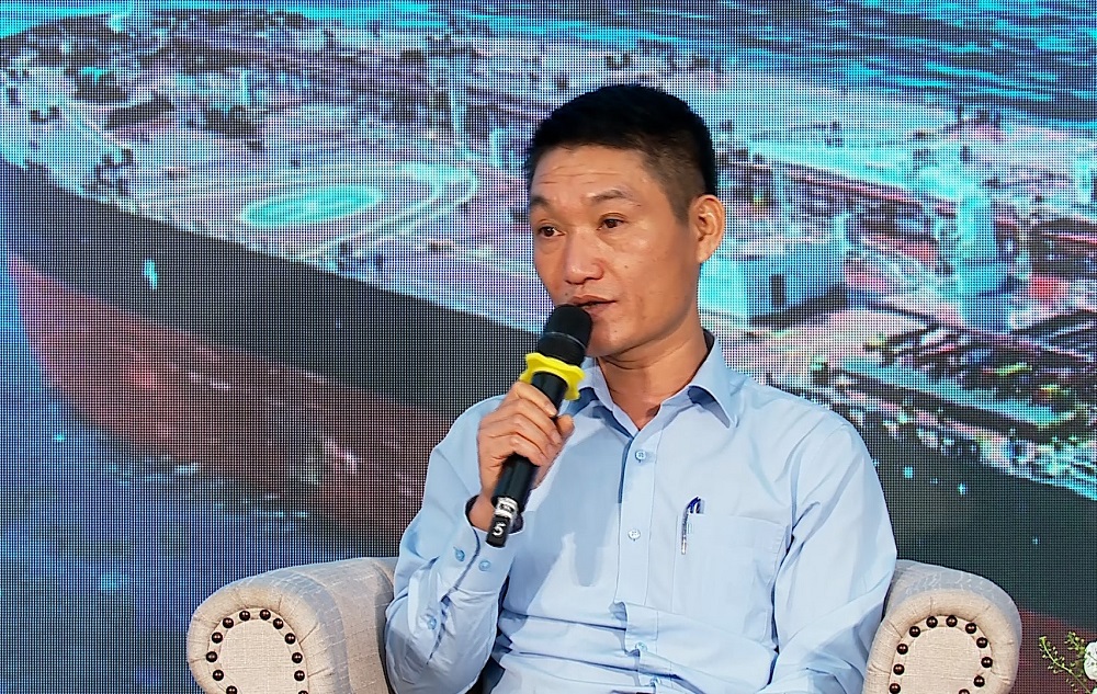  Ông Nguyễn Anh Tuấn, Trưởng phòng Quản lý kinh doanh xăng dầu và khí, Cục Quản lý và Phát triển thị trường trong nước chia sẻ tại tọa đàm. Ảnh: VnEconomy.