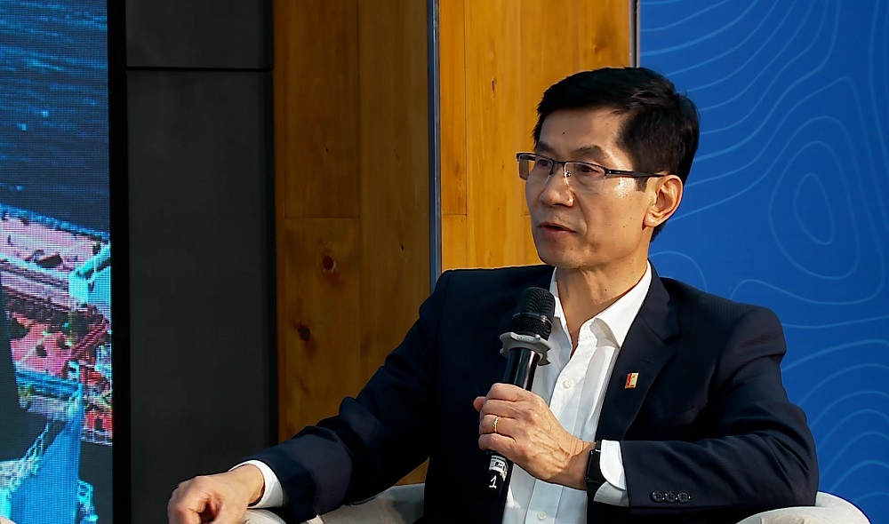 PGS.TS Phạm Hoàng Lương chia sẻ tại tọa đàm. Ảnh: VnEconomy.