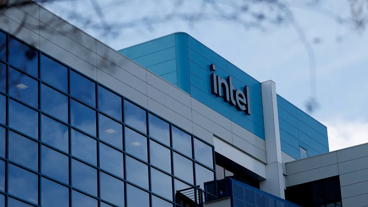 CEO TSMC: Intel Foundry là đối thủ 