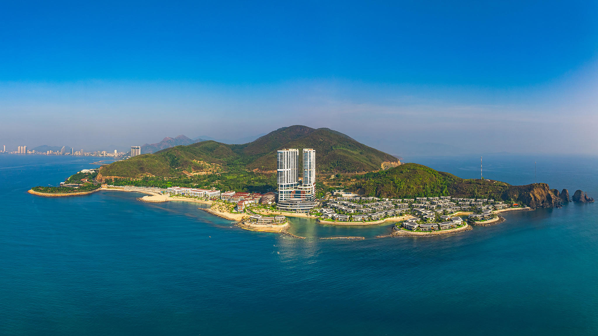 Vega City – không gian tích hợp đa dạng tiện ích theo mô hình “all-in-one”, kết hợp nghỉ dưỡng, văn hóa và giải trí bên vịnh biển. Ảnh: KDI.