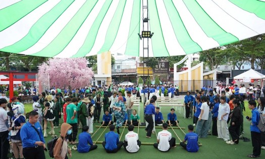 Ngày hội Văn hóa Việt - Nhật và Ngày hội việc làm Nhật Bản tại Đại học Đông Á.