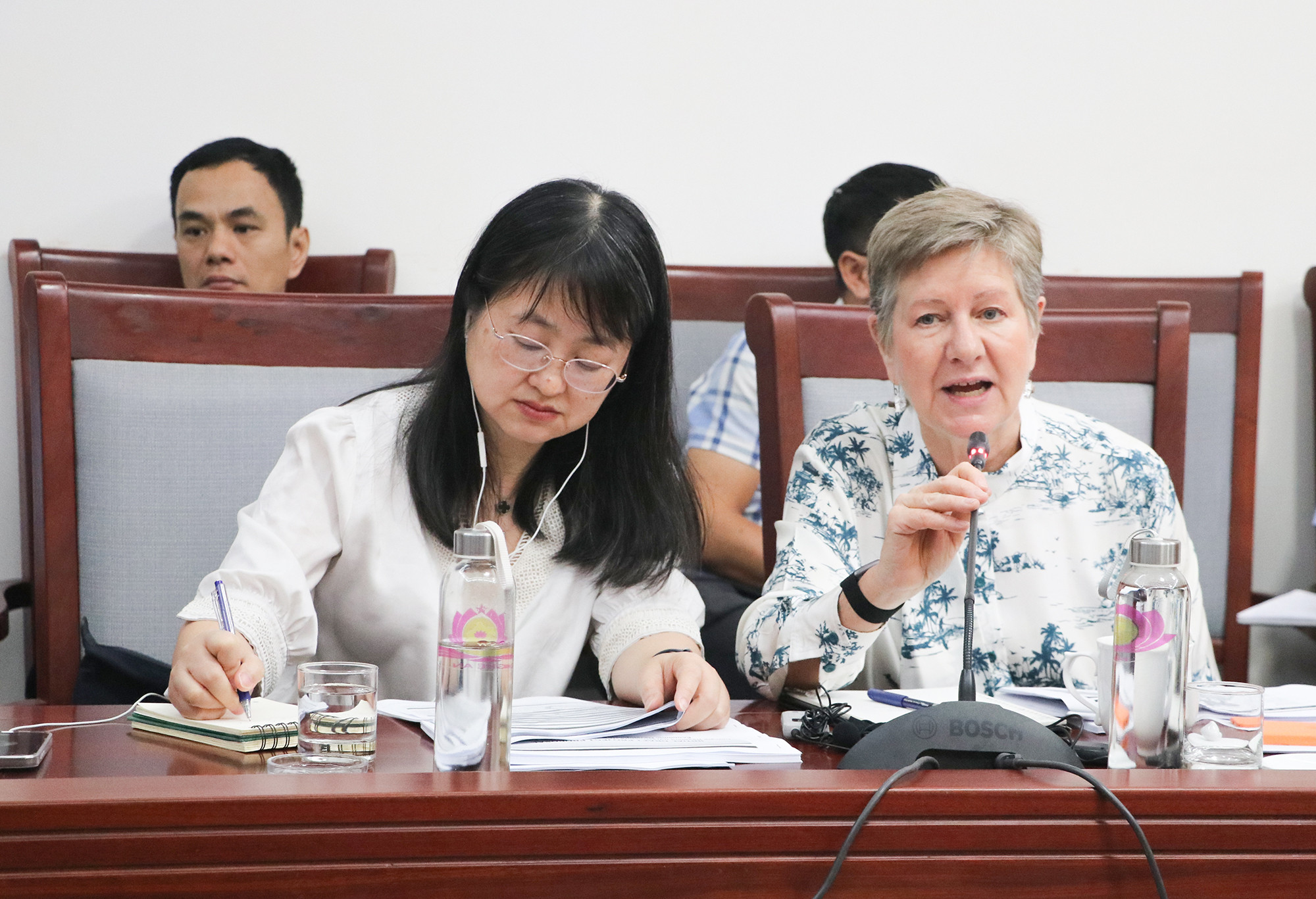 Phát biểu tại buổi làm việc, Bà Kathleen Whimp – Giám đốc Điều hành hoạt động của WB tại Việt Nam đề nghị đẩy nhanh tiến độ giải phóng mặt bằng, hoàn thành dự án đúng thời gian quy định
