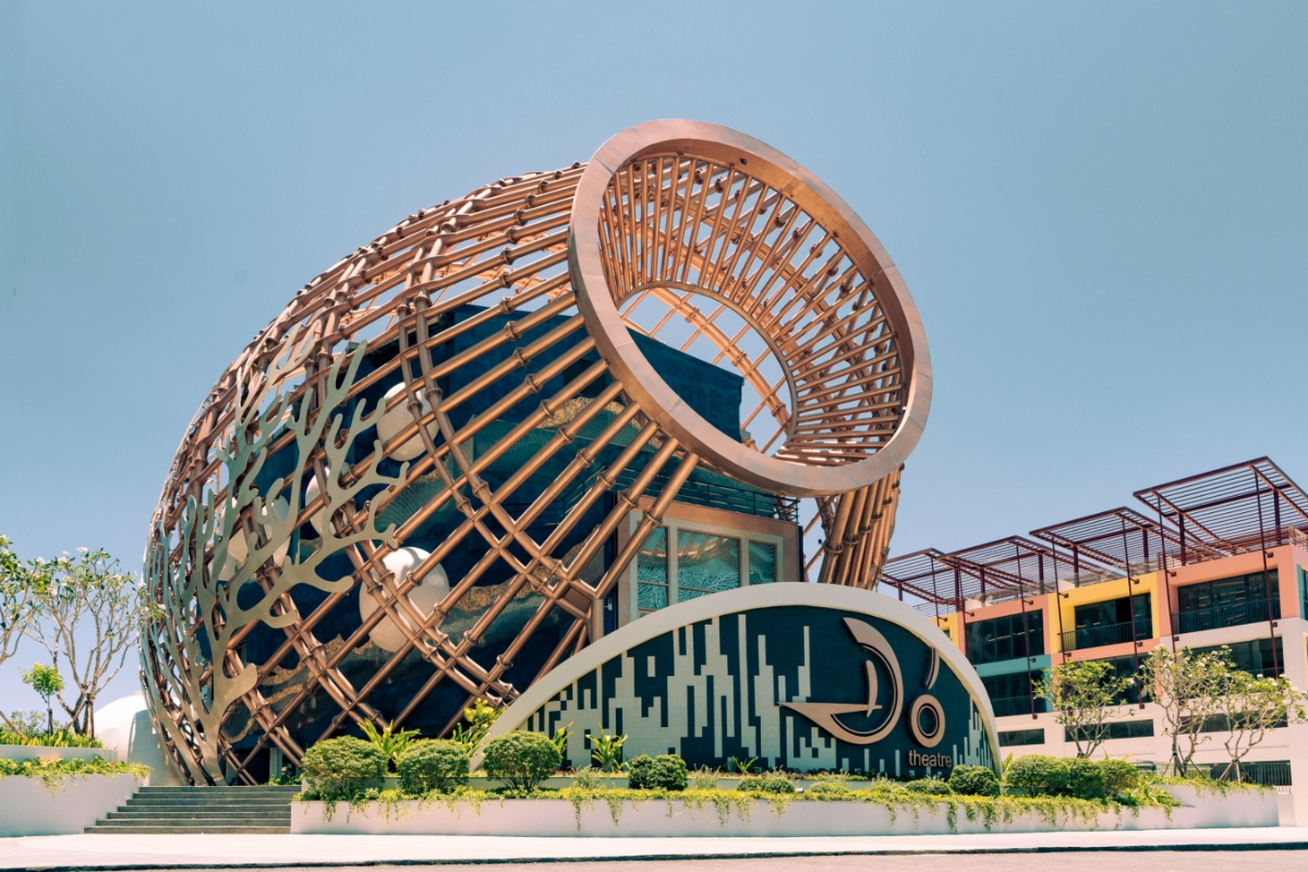 Nhà hát Đó - công trình điểm nhấn tại Vega City góp phần mang đến kỳ nghỉ đa sắc thái cho du khách. Ảnh:&nbsp;KDI.