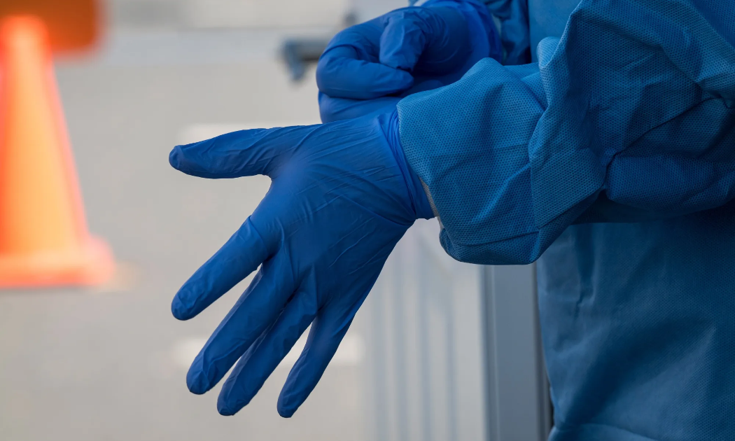 Nhật Bản lo khan hiếm vật tư y tế vì chiến tranh ở Vùng Vịnh