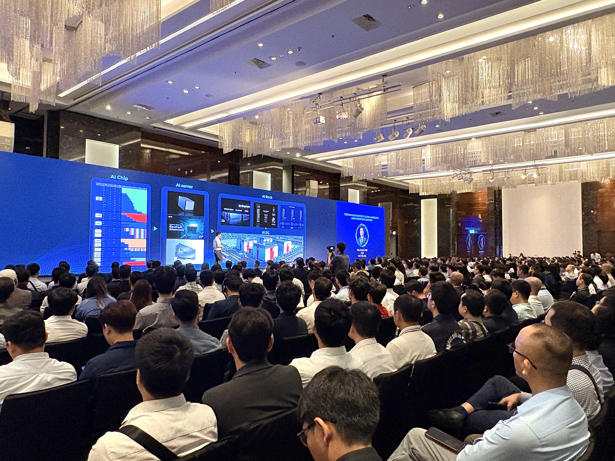 Toàn cảnh sự kiện. 