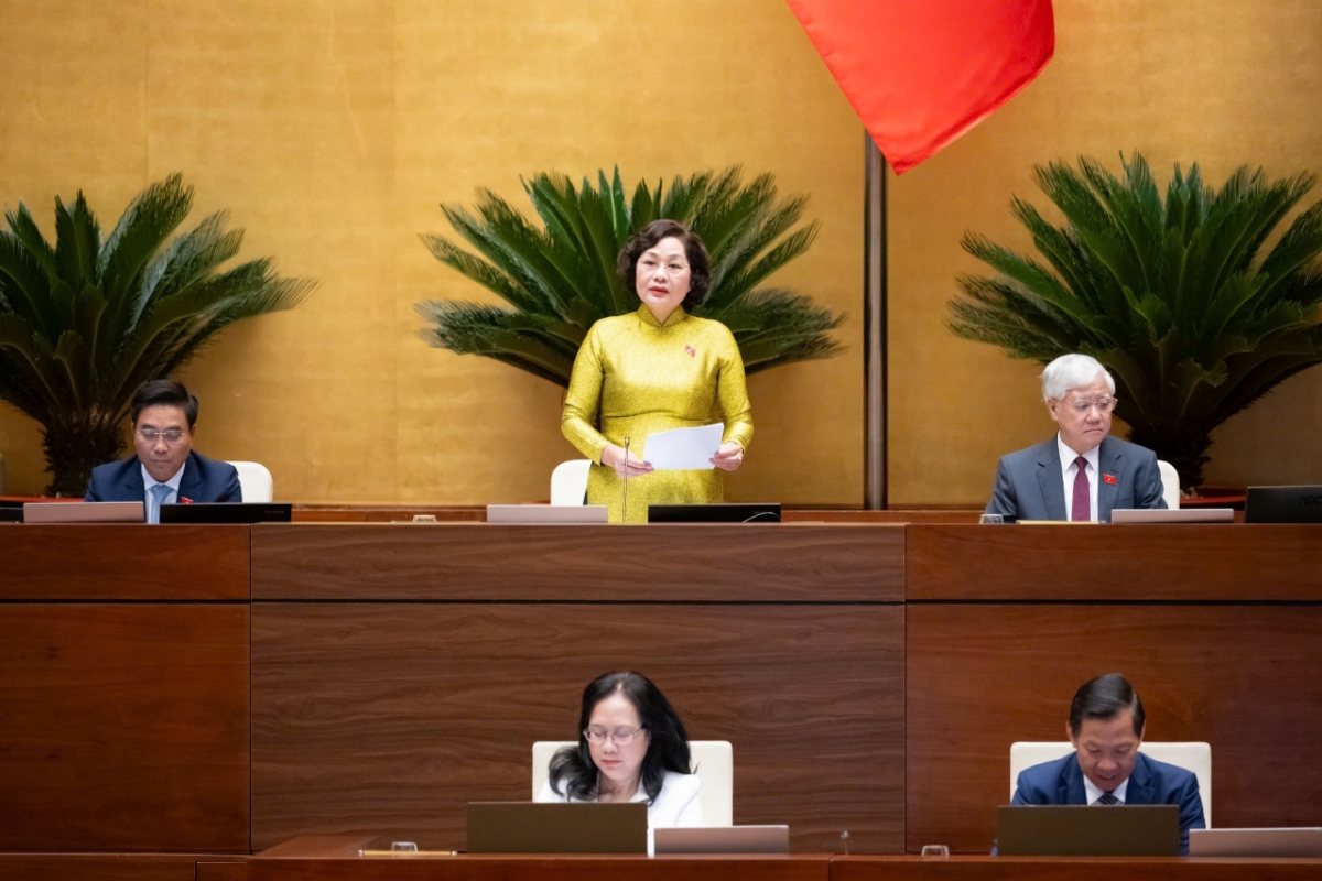 Phó Chủ tịch Quốc hội Nguyễn Thị Hồng điều hành Phiên họp