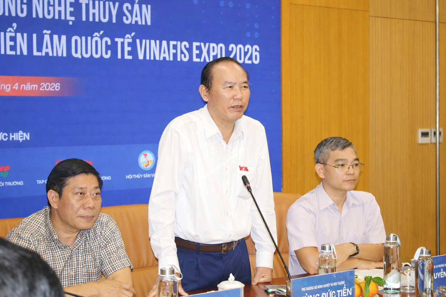 Thứ trưởng Phùng Đức Tiến: 