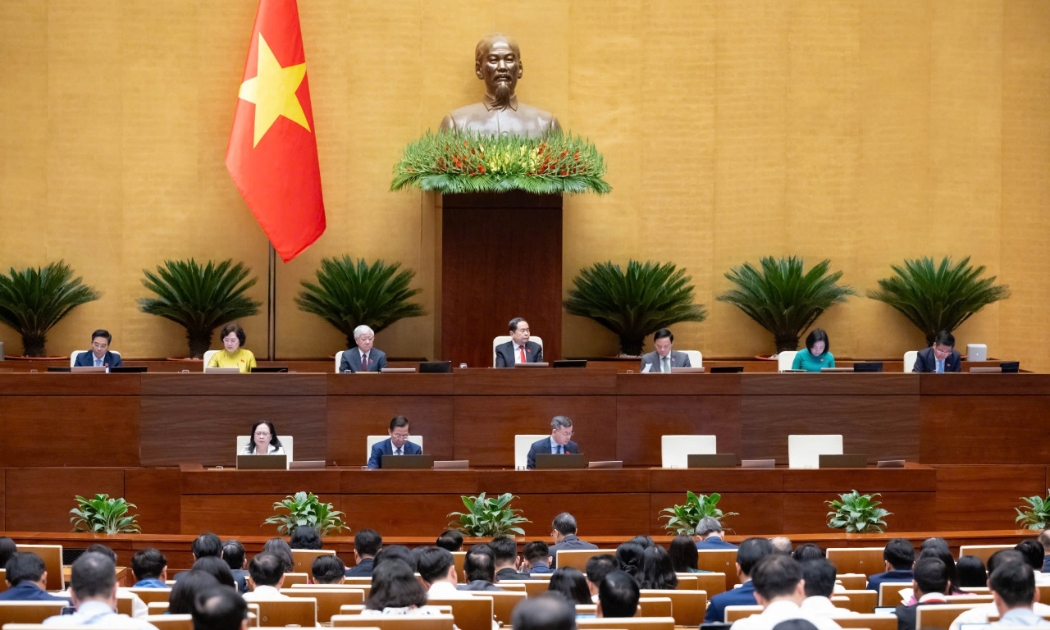 Quang cảnh phiên họp.