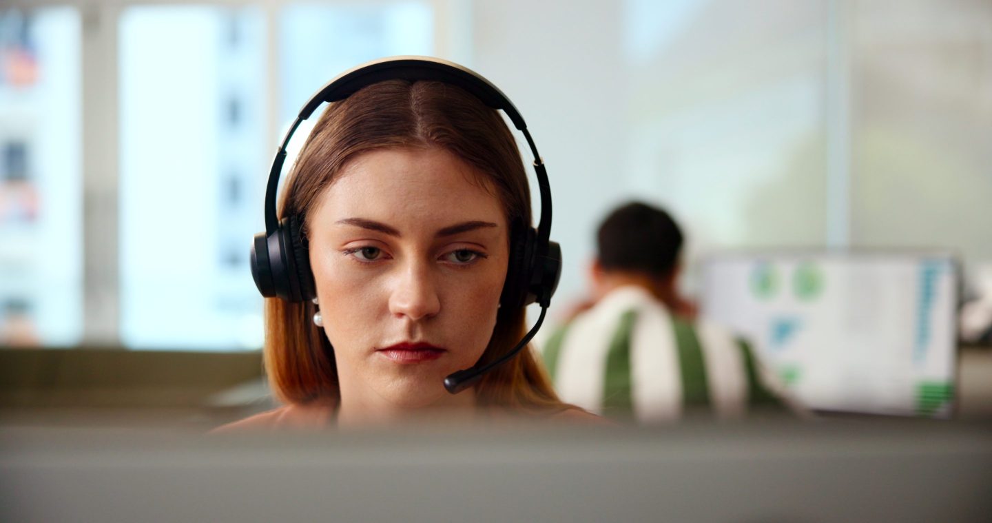 AI không chỉ thay đổi cấu trúc việc làm mà còn làm biến đổi cách người trẻ gia nhập thị trường lao động