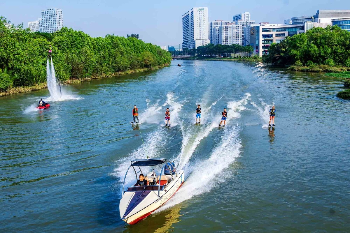 Giai đoạn 2026 – 2030, TP.HCM đặt mục tiêu nâng số phương&nbsp;tiện&nbsp;đường sông lên khoảng 500 chiếc.