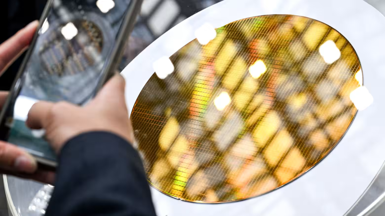 Tình trạng thiếu hụt bộ nhớ phục vụ AI có thể kéo dài đến tận năm 2030