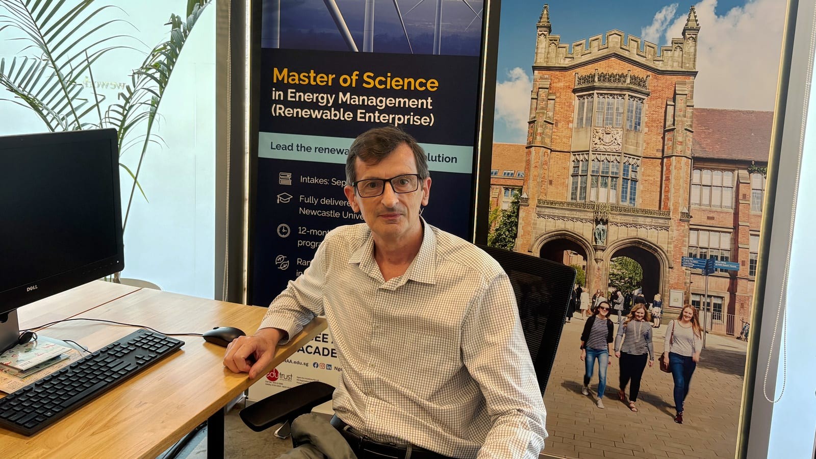 Ông Duncan Rayner nhấn mạnh yêu cầu phát triển kỹ năng trong bối cảnh ngành năng lượng đang chuyển đổi. Ảnh: Newcastle University