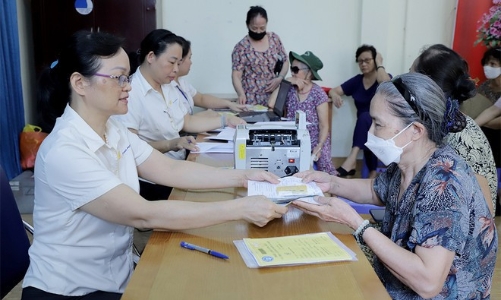 Bảo đảm 100% người đủ điều kiện được hưởng trợ cấp hưu trí xã hội