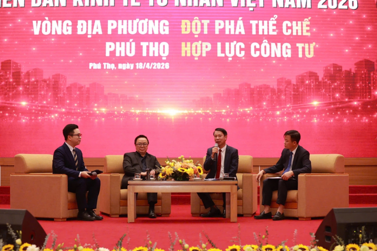 Phiên đối thoại giữa đại diện Hội Doanh nhân trẻ Việt Nam, lãnh đạo tỉnh Phú Thọ với các doanh nghiệp.