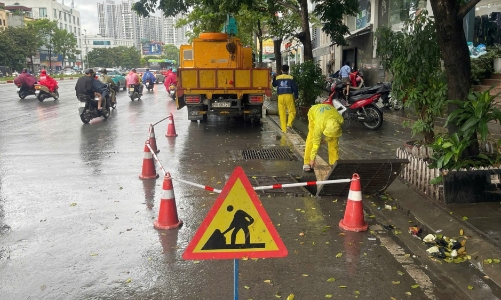 Hà Nội tập trung hoàn thiện hệ thống thoát nước, xử lý các điểm úng ngập