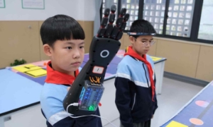 Trung Quốc vừa công bố một chiến lược quốc gia quy mô lớn nhằm tích hợp trí tuệ nhân tạo (AI) vào toàn bộ hệ thống giáo dục trước năm 2030.