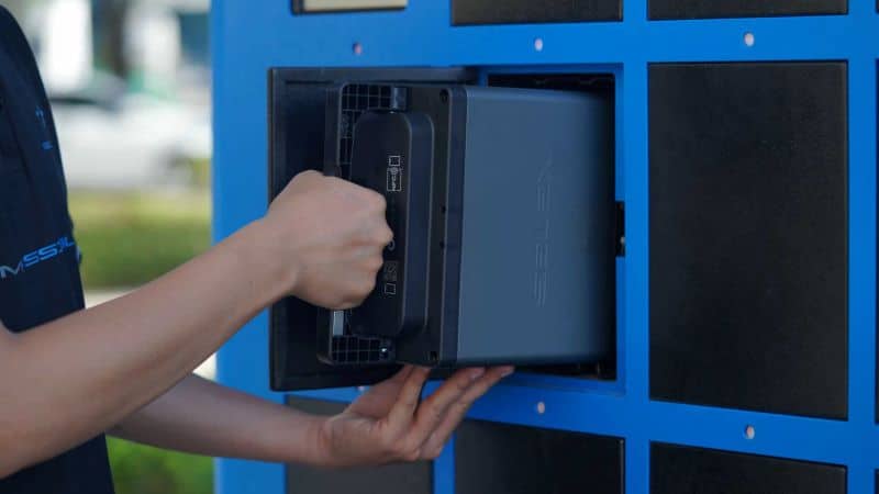 Trạm đổi pin của Selex Motors. Ảnh: Selex Motors.