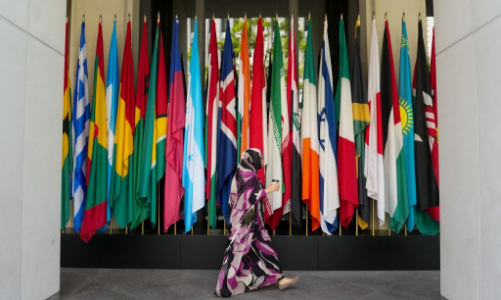 Thế giới phải ngừng trông vào Mỹ để tìm giải pháp xử lý khủng hoảng?