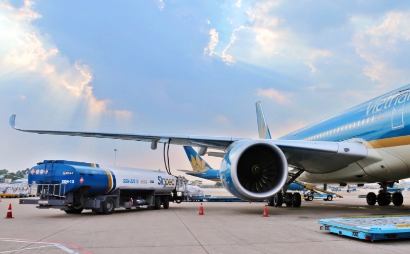 Vietnam proposes China to help ensur stable jet fuel supplies