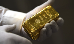 Giá vàng cầm cự mốc 4.800 USD/oz, SPDR Gold Trust bán ròng nhẹ