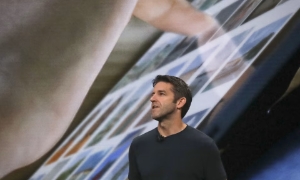 John Ternus chính thức được chọn làm CEO, kế nhiệm Tim Cook từ ngày 1/9