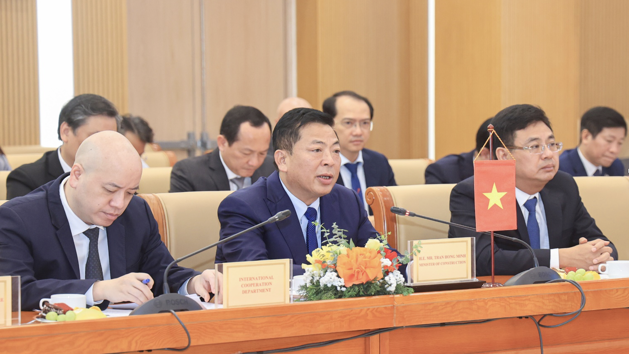 Bộ trưởng Bộ Xây dựng Trần Hồng Minh và đoàn đại biểu thuộc Bộ Xây dựng Việt Nam