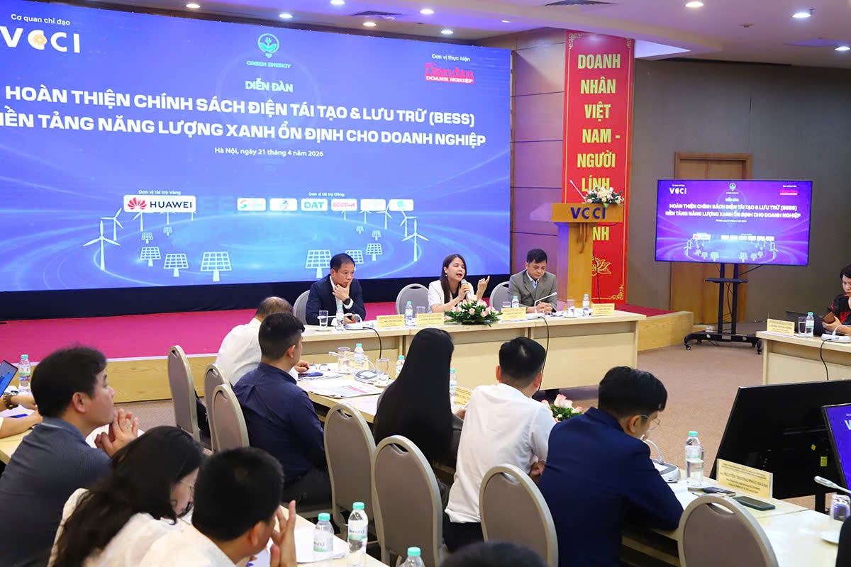 Quang cảnh diễn đàn.