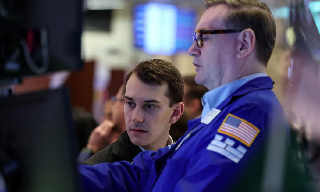 Chứng khoán Mỹ đứt chuỗi phiên tăng do giá dầu leo thang trở lại